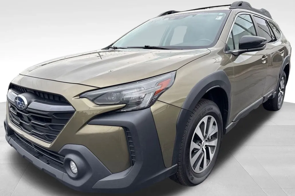 2023 Subaru Outback Premium photo 1