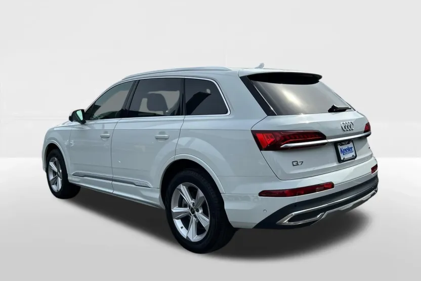 2024 Audi Q7 45 Premium Plus photo 1
