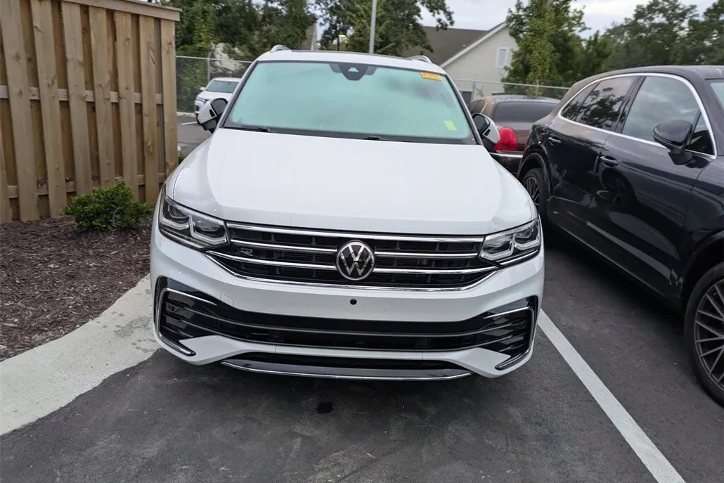 2022 Volkswagen Tiguan SEL Premium R-Line photo 1