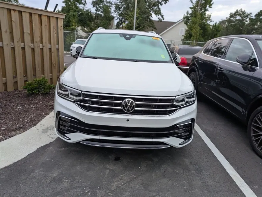 2022 Volkswagen Tiguan SEL Premium R-Line photo 1