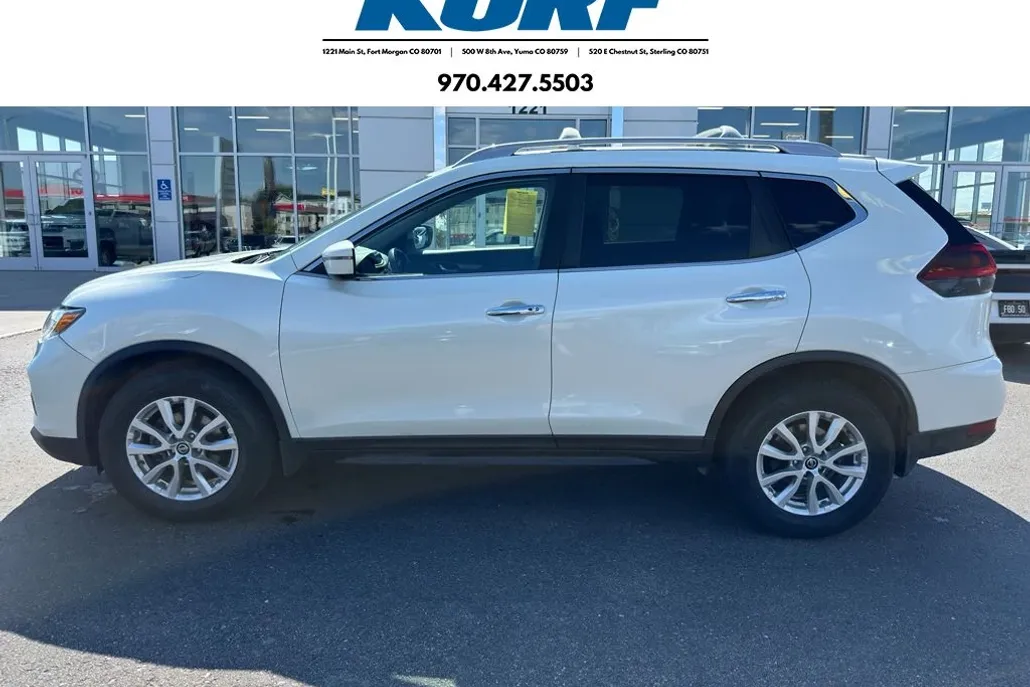 2020 Nissan Rogue SV photo 1