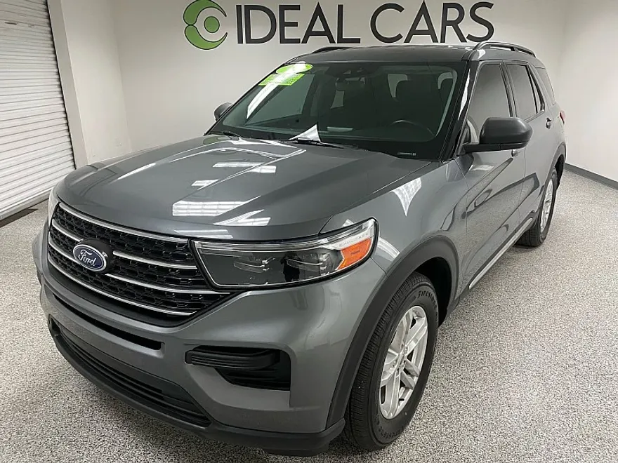 2022 Ford Explorer XLT photo 1
