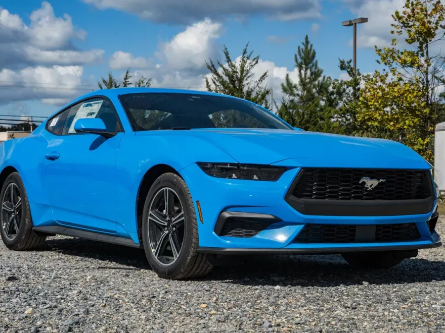 2025 Ford Mustang EcoBoost photo 1