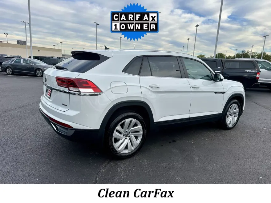2023 Volkswagen Atlas Cross Sport SE photo 1