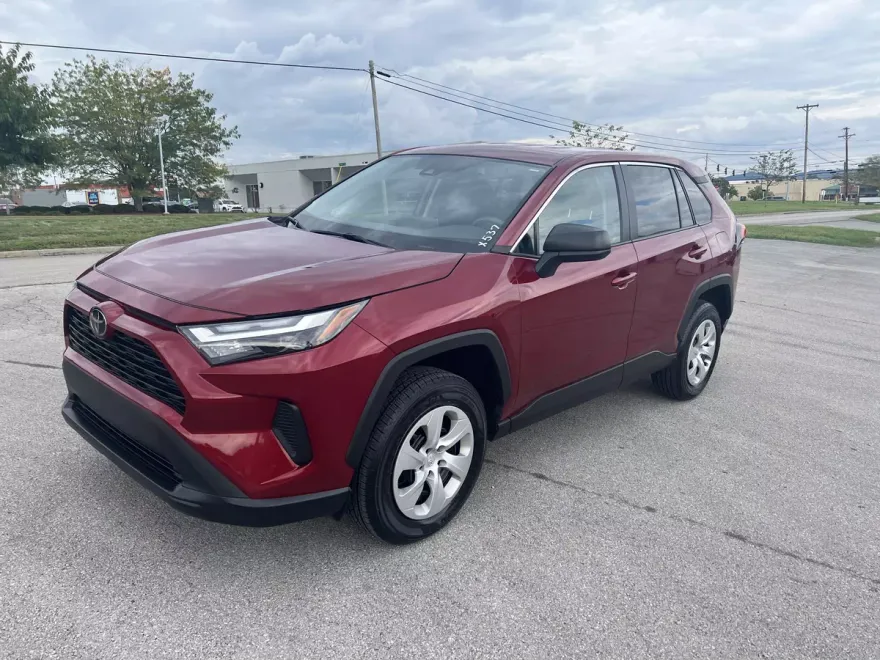 2024 Toyota RAV4 LE photo 1