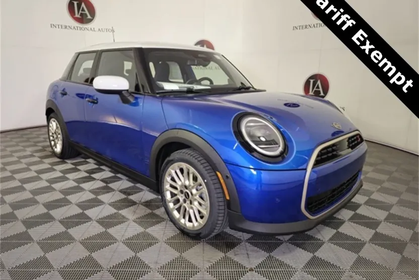 2025 Mini Cooper 4 Door Hardtop Signature photo 1