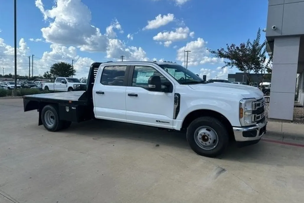 2025 Ford F-350 photo 1