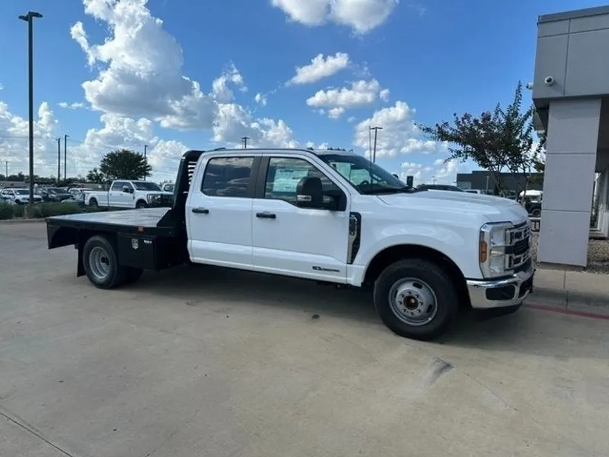 2025 Ford F-350 photo 1
