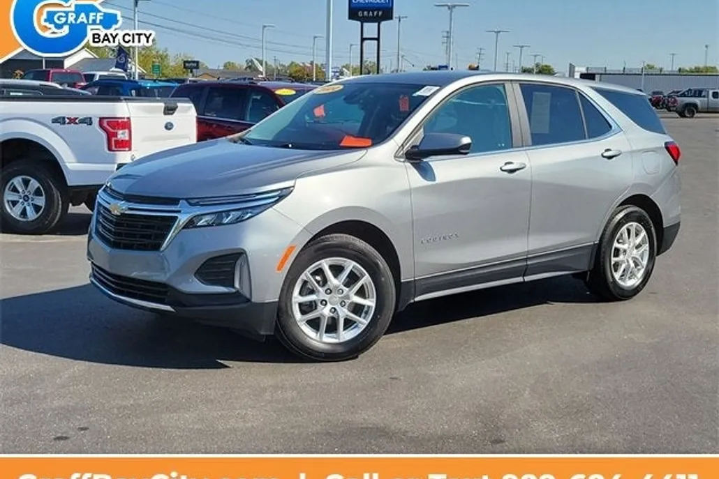 2024 Chevrolet Equinox LT photo 1