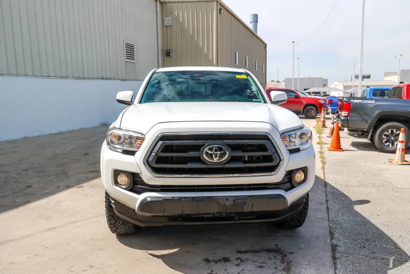 2021 Toyota Tacoma SR5 photo 1