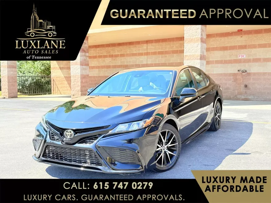 2021 Toyota Camry SE photo 1