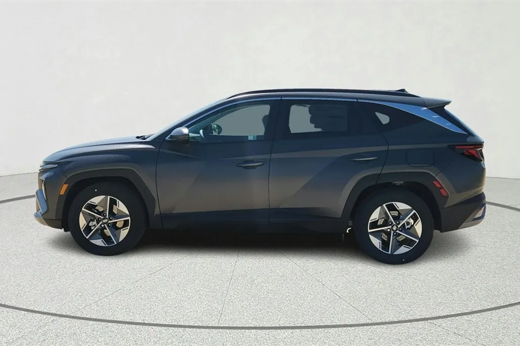 2025 Hyundai Tucson SEL photo 1