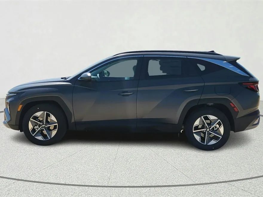 2025 Hyundai Tucson SEL photo 1