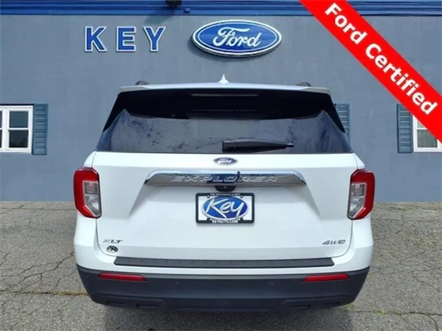 2022 Ford Explorer XLT photo 1