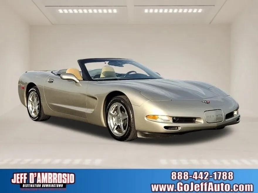 2002 Chevrolet Corvette Base photo 1