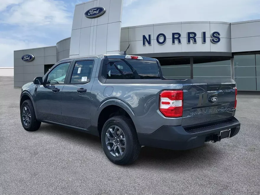 2025 Ford Maverick XLT photo 1