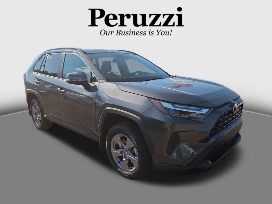 2023 Toyota RAV4 XLE photo 1