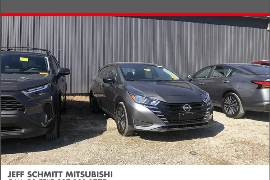 2024 Nissan Versa 1.6 S photo 1