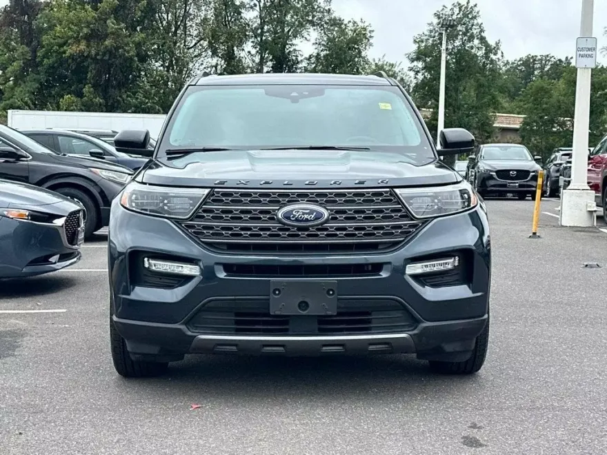 2022 Ford Explorer XLT photo 1