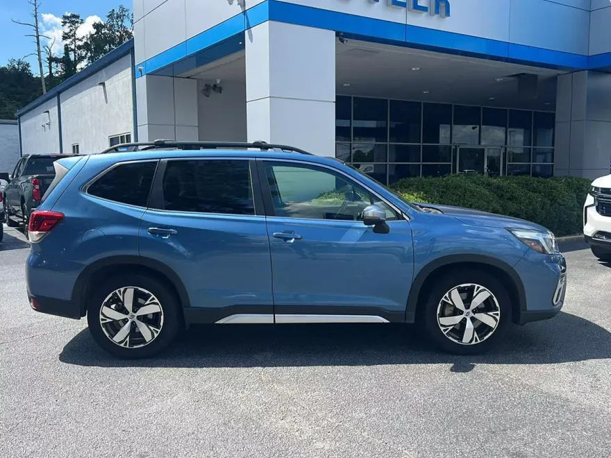 2020 Subaru Forester Touring photo 1