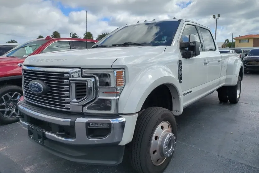 2022 Ford F-450 Lariat photo 1