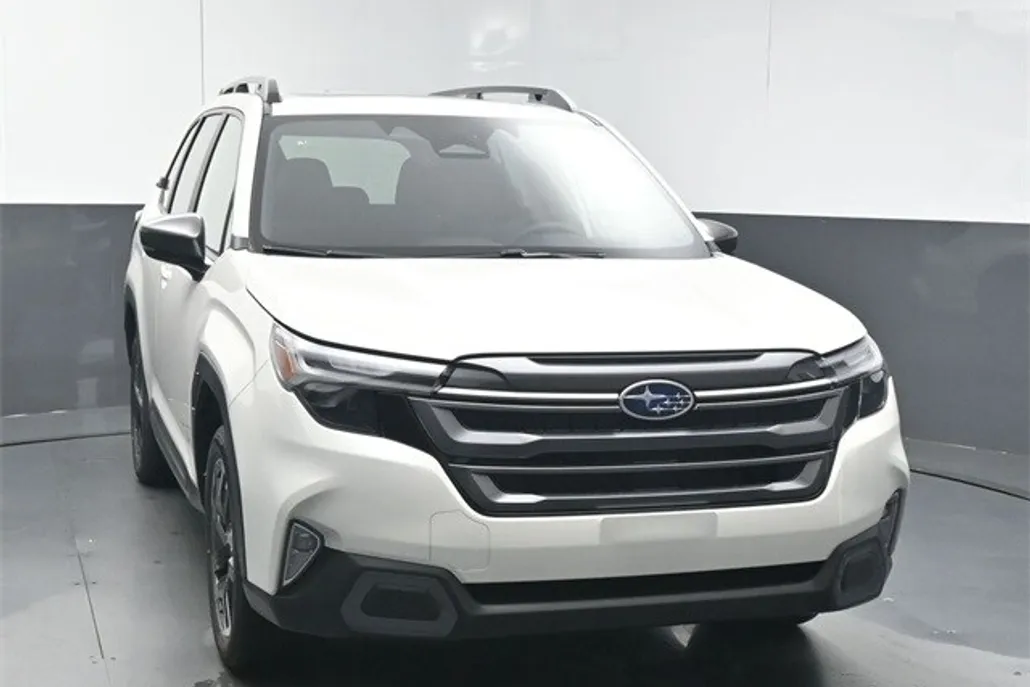 2025 Subaru Forester Limited photo 1