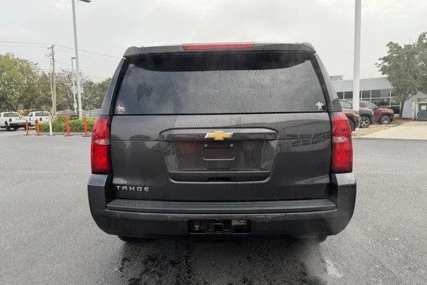 2016 Chevrolet Tahoe LT photo 1