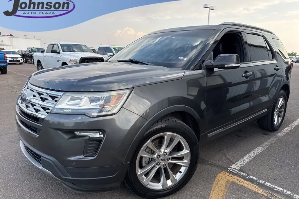 2018 Ford Explorer XLT photo 1