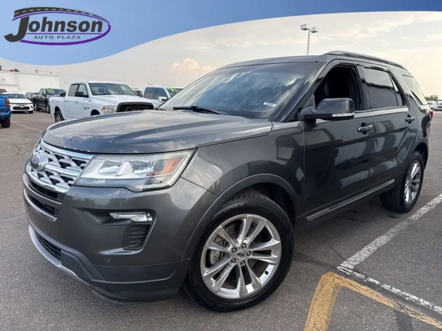 2018 Ford Explorer XLT photo 1