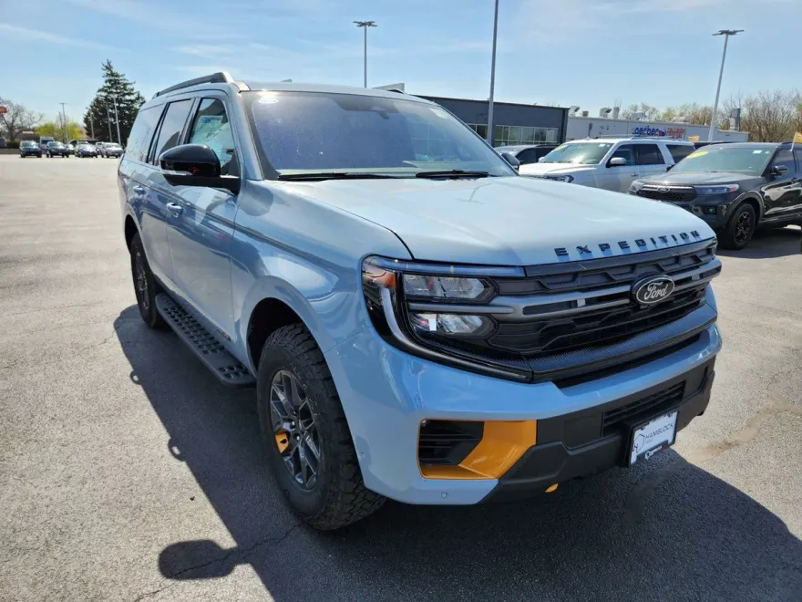 2025 Ford Expedition photo 1