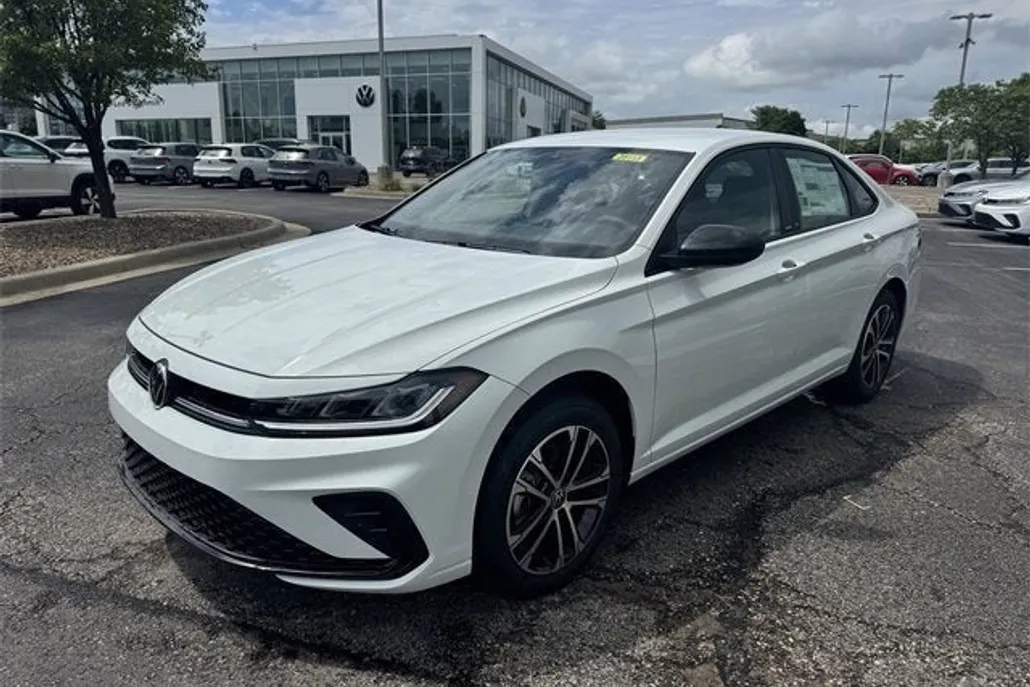 2025 Volkswagen Jetta Sport photo 1
