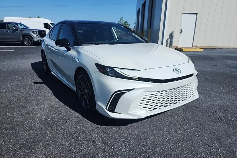 2025 Toyota Camry XSE photo 1