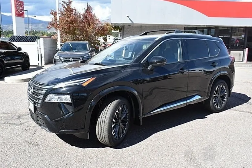 2026 Nissan Rogue Platinum photo 1