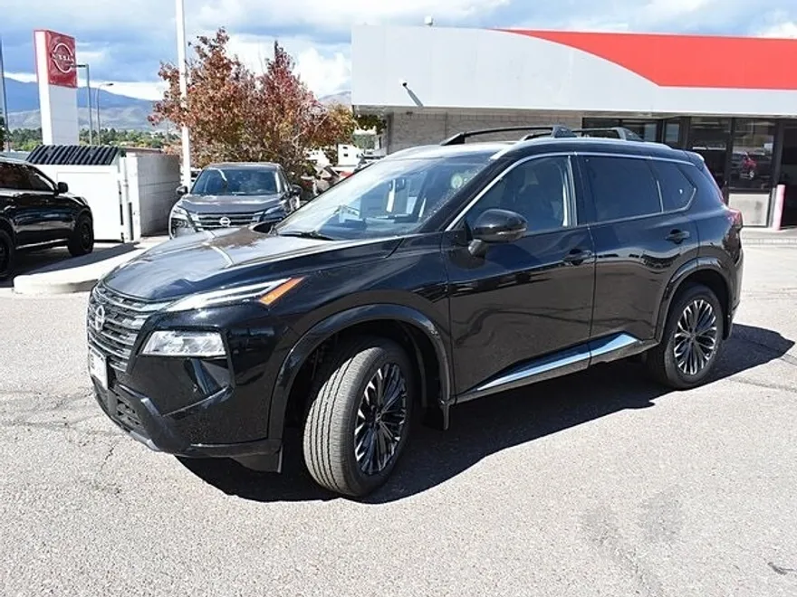 2026 Nissan Rogue Platinum photo 1