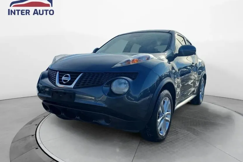 2012 Nissan Juke SV photo 1