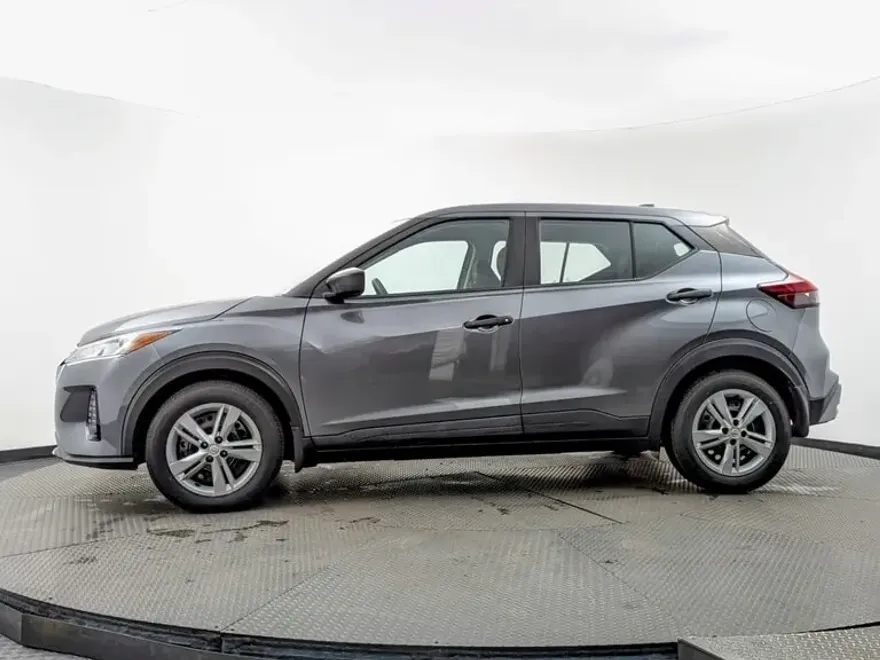2023 Nissan Kicks S photo 1