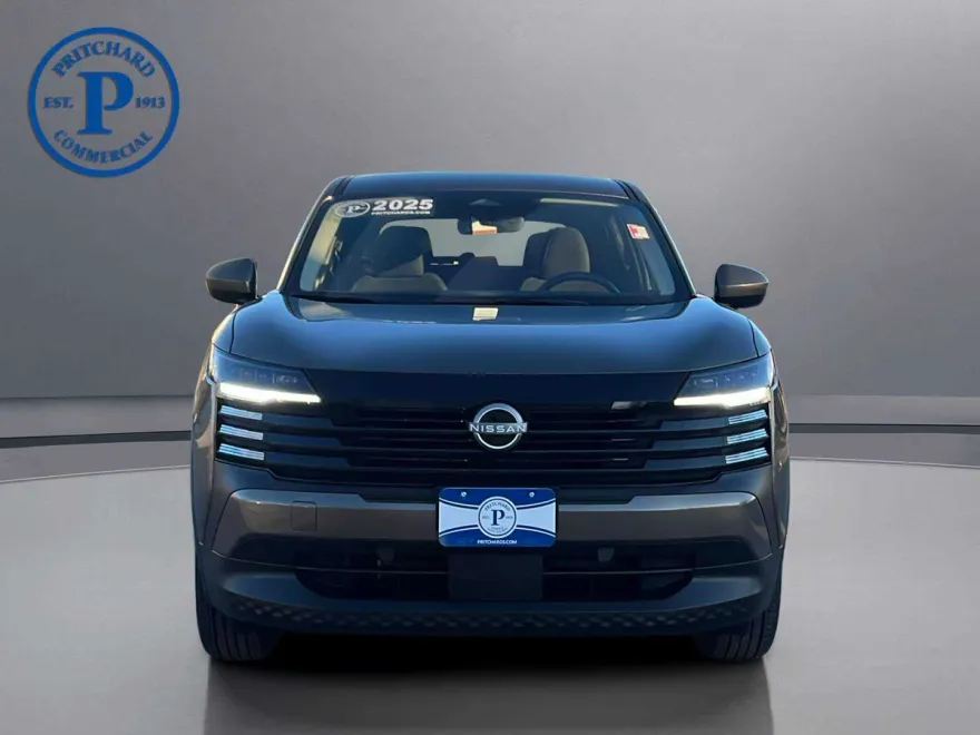 2025 Nissan Kicks SV photo 1
