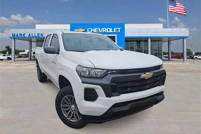 2025 Chevrolet Colorado LT photo 1