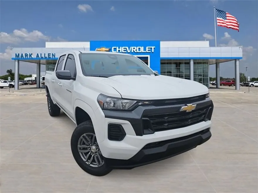 2025 Chevrolet Colorado LT photo 1