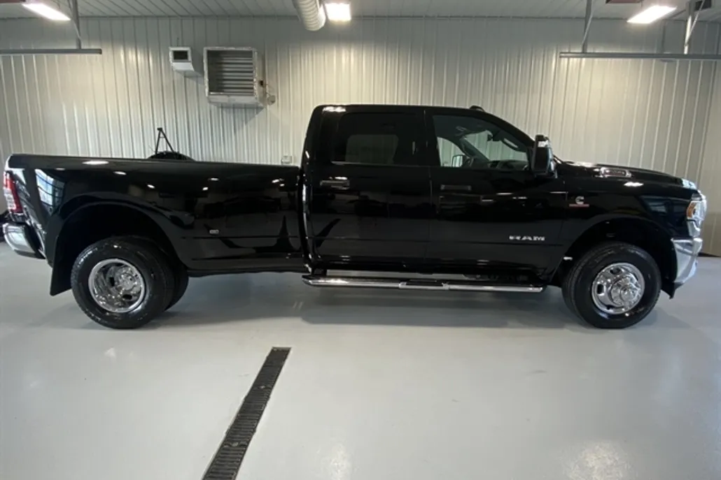 2024 Ram 3500 Big Horn photo 1