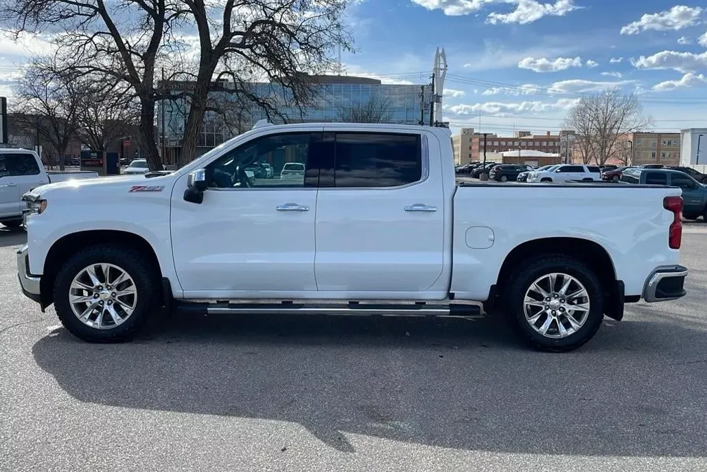 2021 Chevrolet Silverado LTZ photo 1