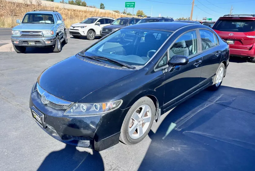 2010 Honda Civic photo 1