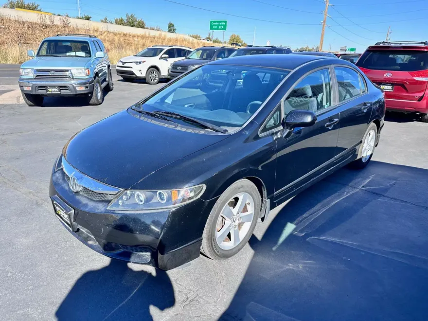 2010 Honda Civic photo 1