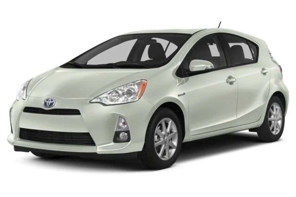 2015 Toyota Prius C One photo 1
