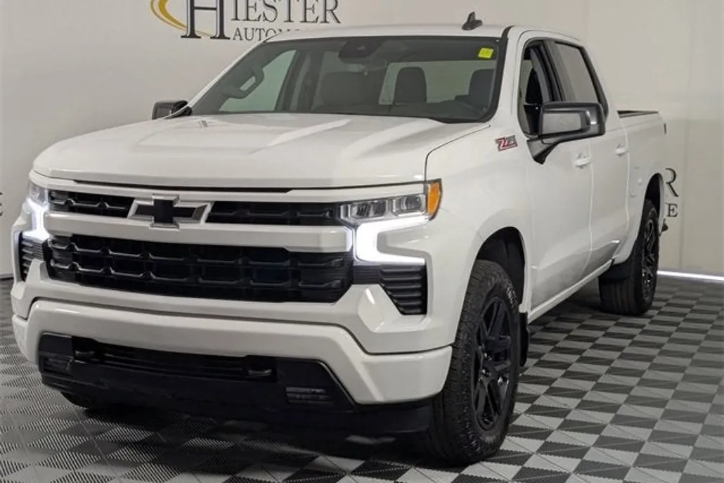 2023 Chevrolet Silverado 1500 RST photo 1