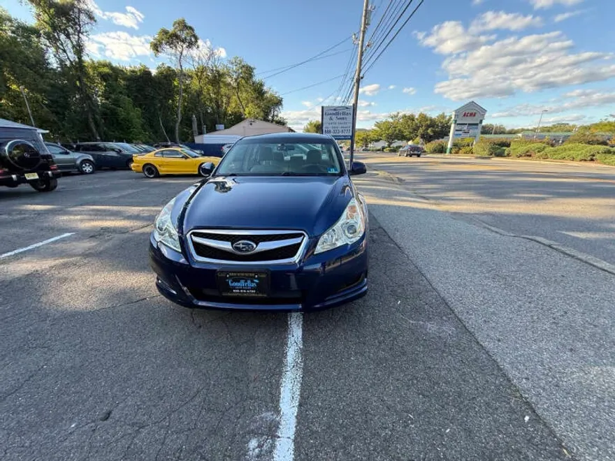 2011 Subaru Legacy 2.5i Premium photo 1