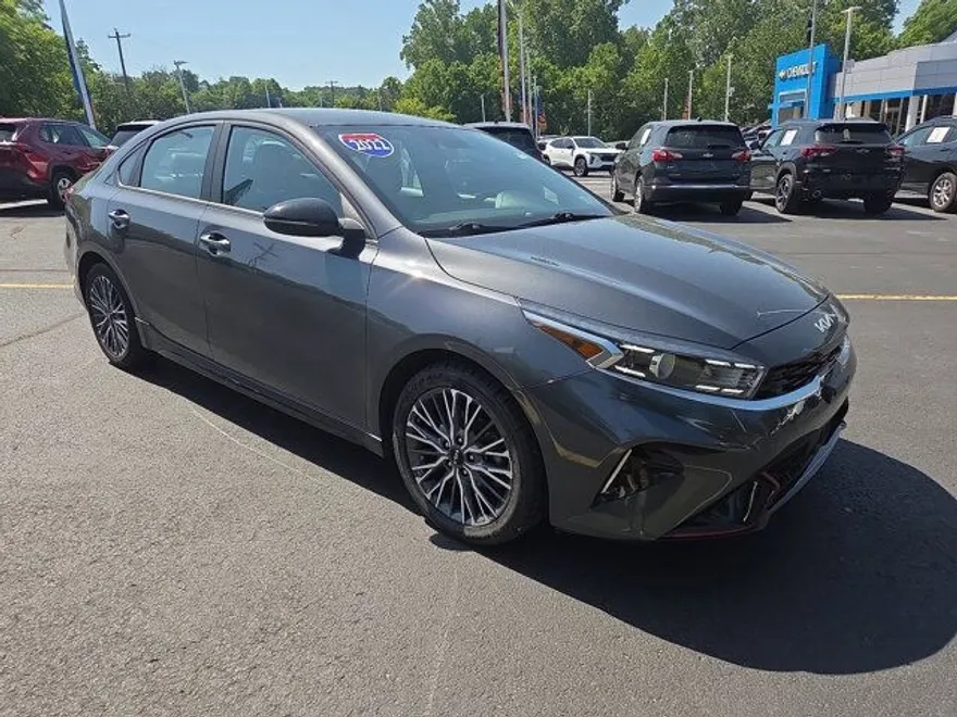 2022 Kia Forte GT-Line photo 1