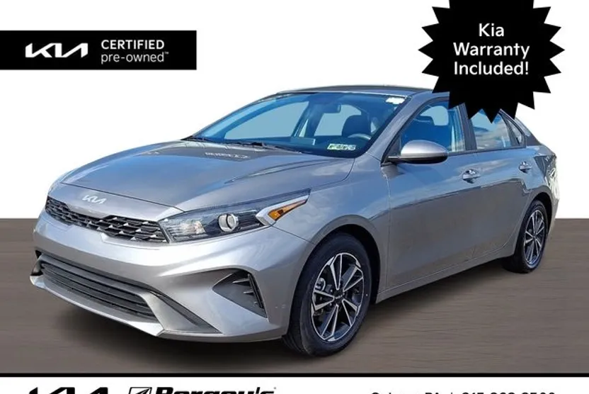 2022 Kia Forte LXS photo 1