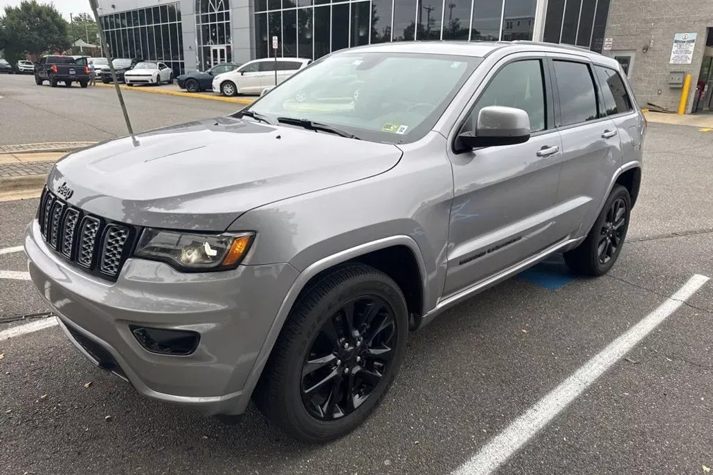 2020 Jeep Grand Cherokee Altitude photo 1