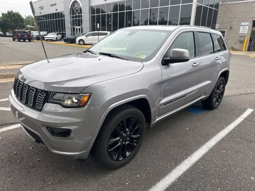 2020 Jeep Grand Cherokee Altitude photo 1
